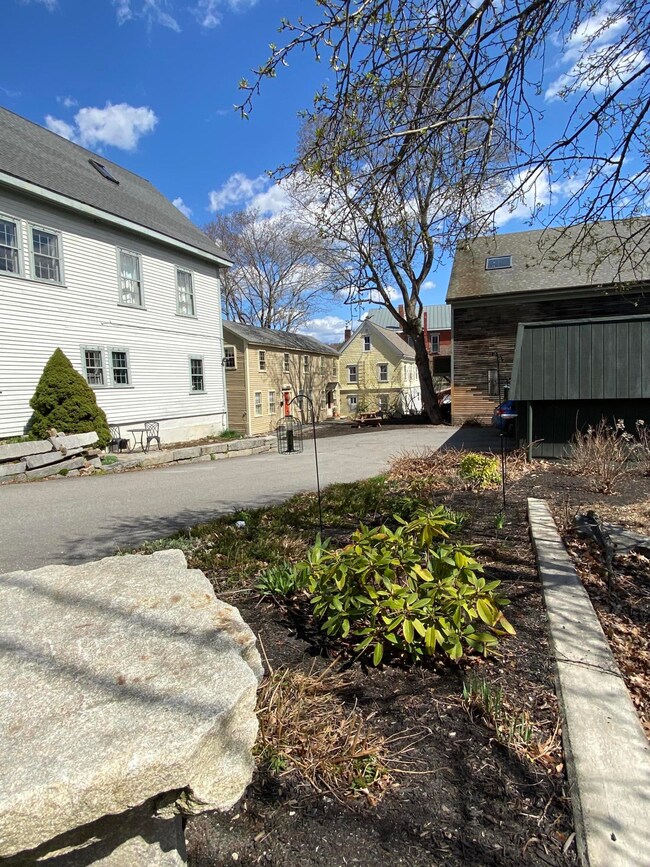118and surrounding buildings