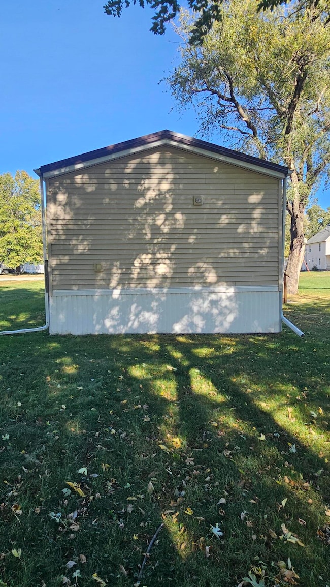 211 W Washington St, Wheatland, IA 52777 - photo 6