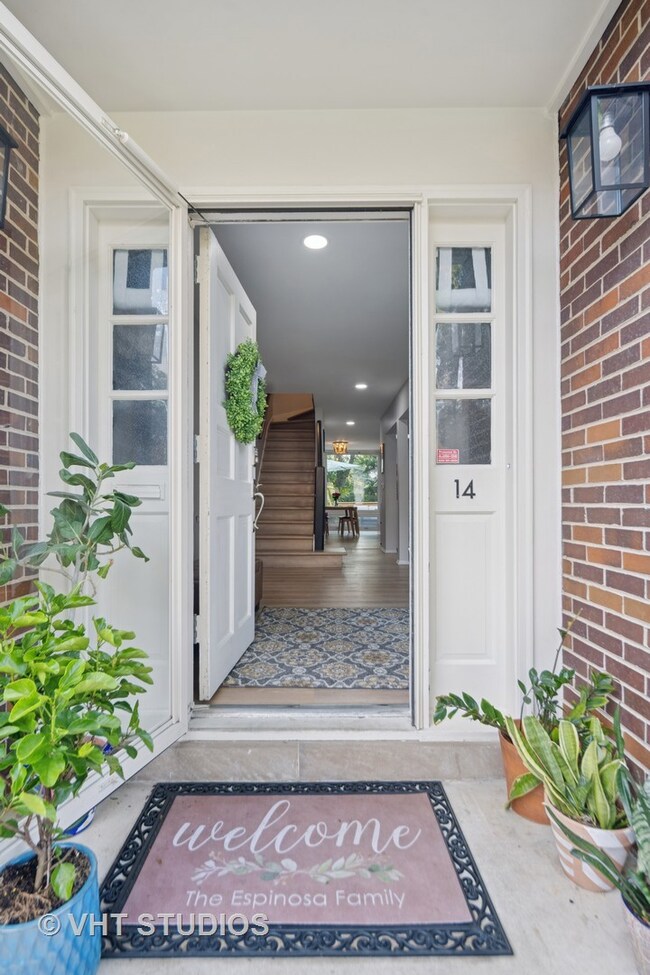 14 Birch Tree Ct, Elmhurst, IL 60126 - photo 4