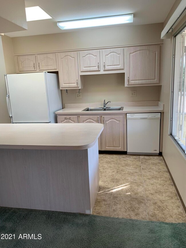 9619 W Bonita Ct, Sun City, AZ 85373 - photo 6