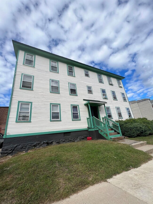 11 2nd St unit 8, Dover, NH 03820 - photo 4