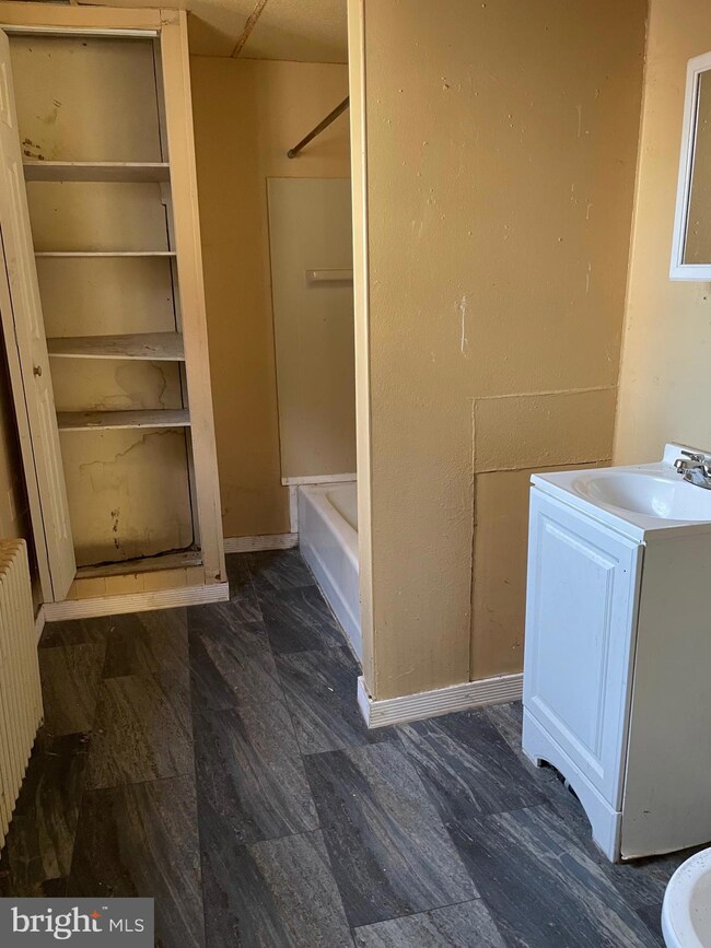 1344 Cotton St, Reading, PA 19602 - photo 5