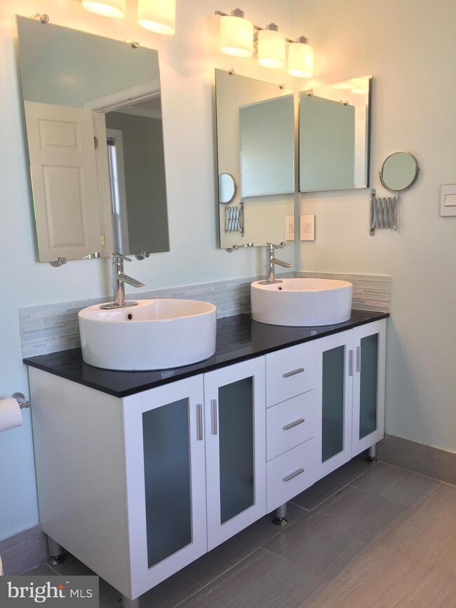 42694 Rolling Rock Square, Chantilly, VA 20152 - photo 6