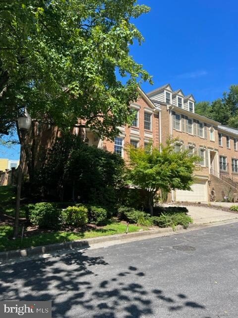 10958 Bloomingdale Dr, Rockville, MD 20852 - photo 3