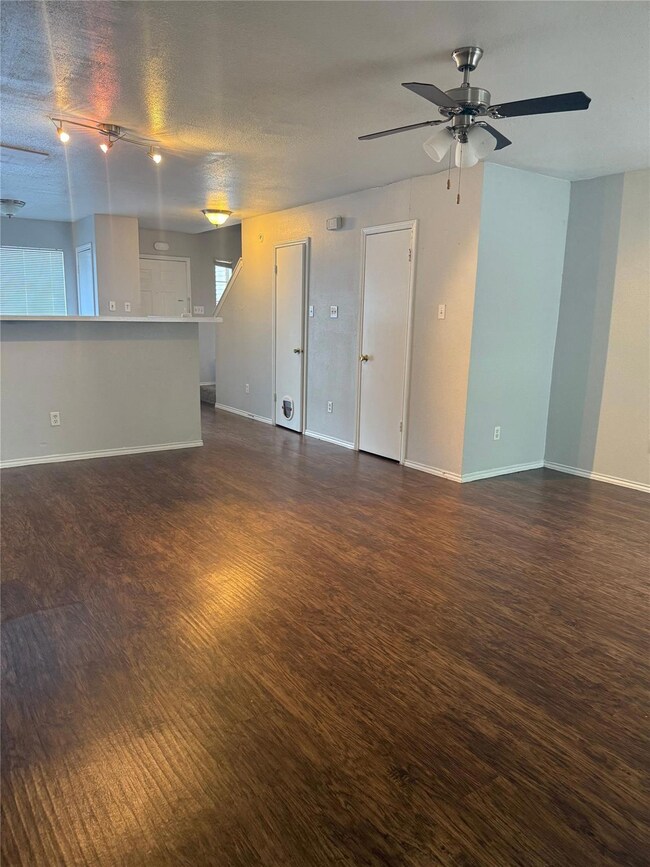 1802 River Crossing Cir unit C, Austin, TX 78741 - photo 7