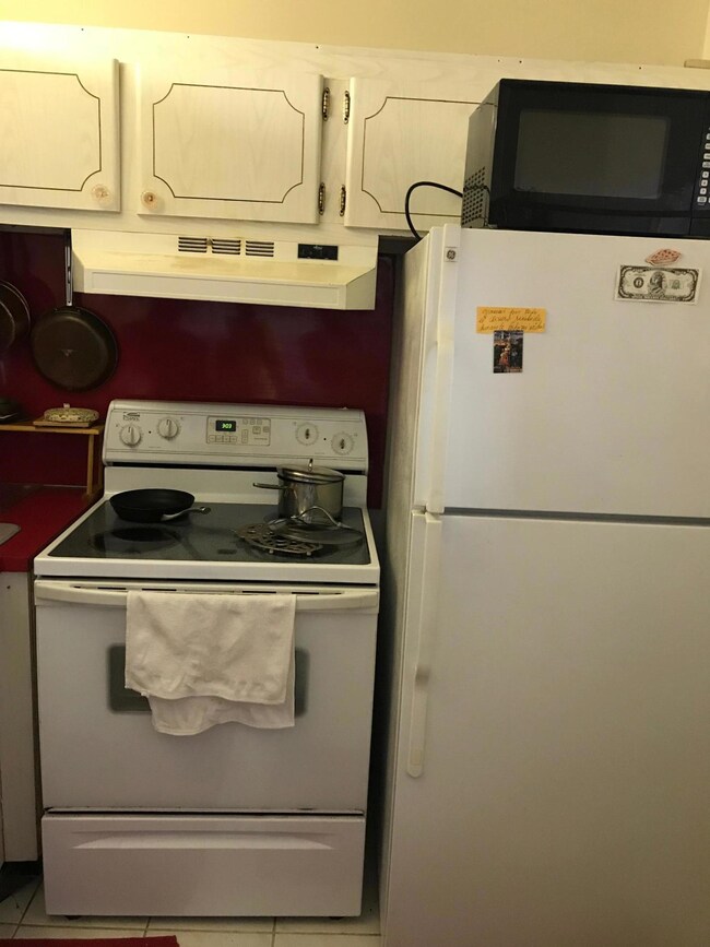 38 Windsor B, West Palm Beach, FL 33417 - photo 6