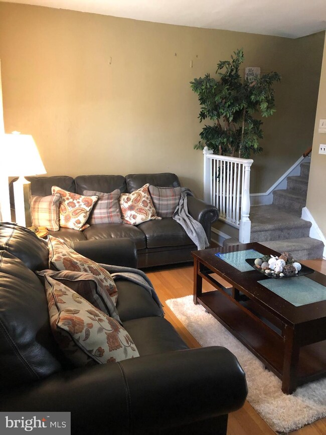 218 Hamilton Ave, Darby, PA 19023 - photo 4
