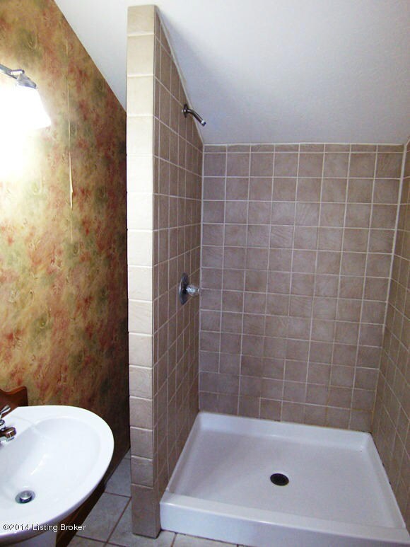 Hwy 208 MKT Bathroom