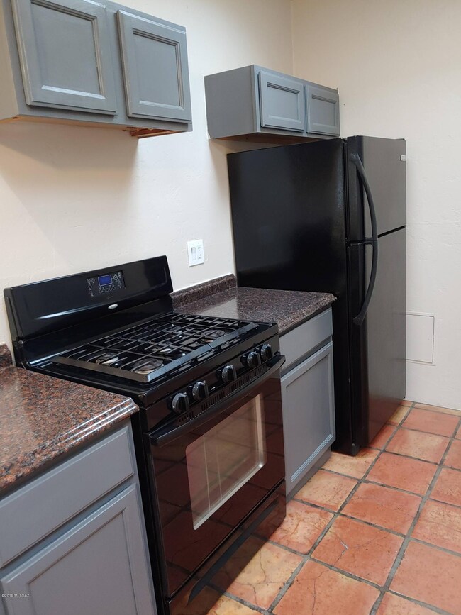 913 E Graybill Dr, Tucson, AZ 85719 - photo 5