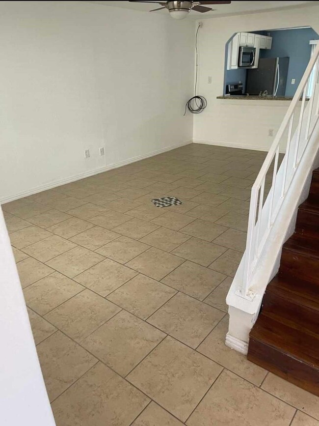 ANOTHER VIEW OF LIVINGROOM
