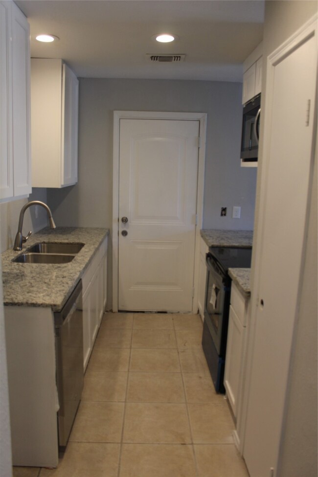 101 Blue Fox Rd, Spring, TX 77380 - photo 5