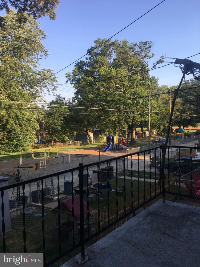 8671 Oak Rd, Parkville, MD 21234 - photo 3