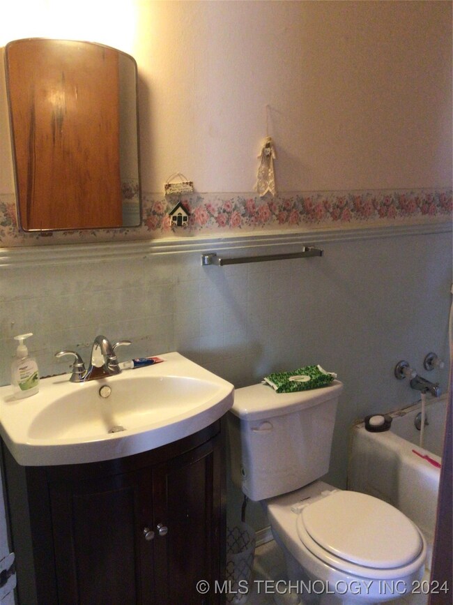 125 NE 5th St, Pryor, OK 74361 - photo 7