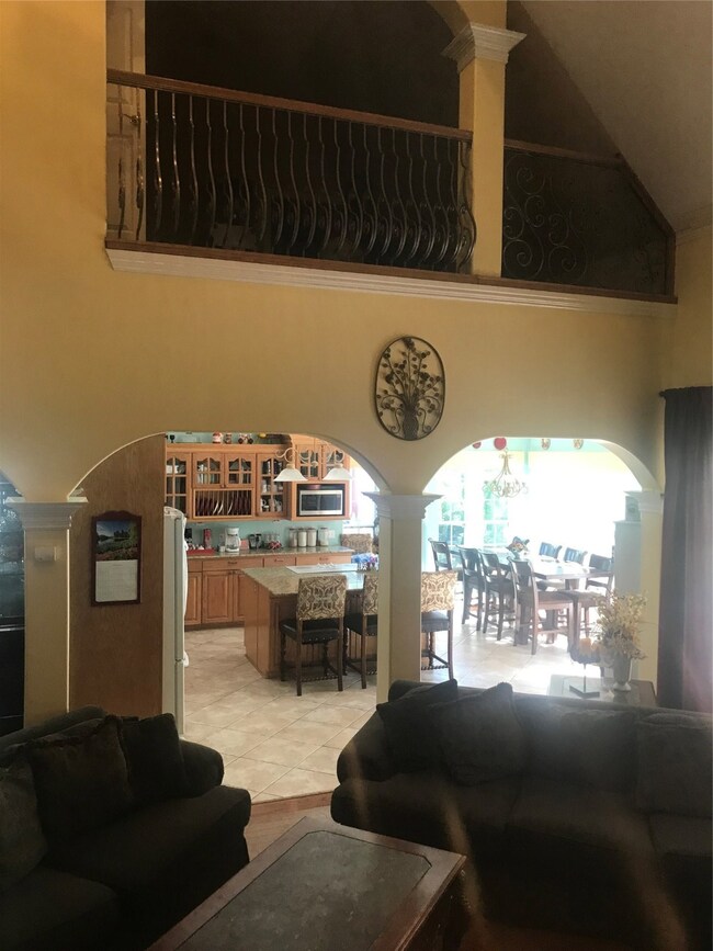 12040 Simmons Dr, Cleveland, TX 77328 - photo 3