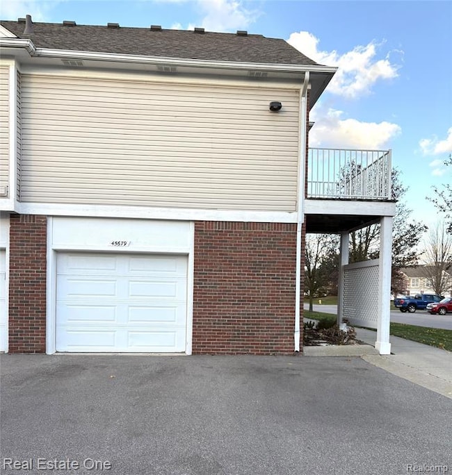 45679 Heather Ridge Dr unit 216, Macomb, MI 48044 - photo 2