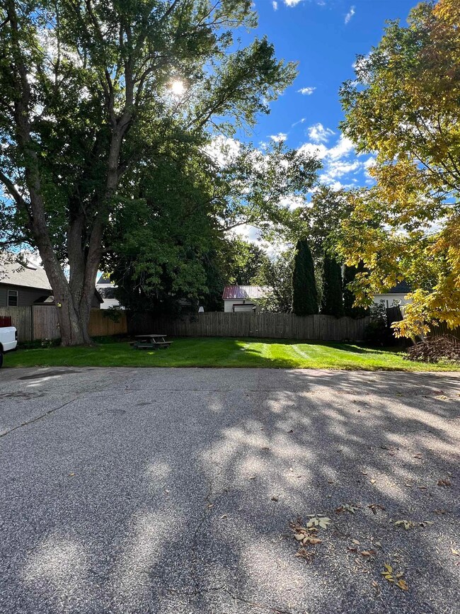 289 Main St unit D, Somersworth, NH 03878 - photo 5