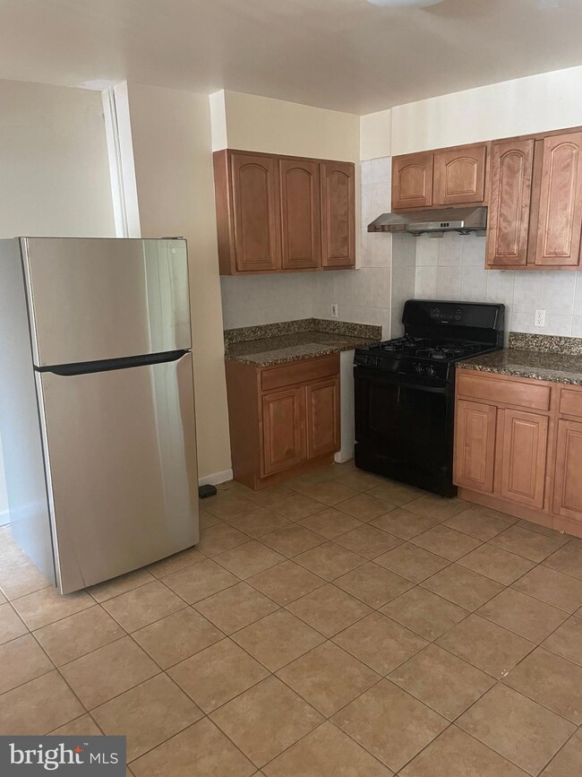 210 E Elm St, Conshohocken, PA 19428 - photo 2