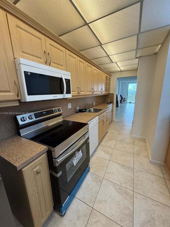 Eastern Shores White House unit 805, North Miami Beach, FL 33160 - photo 5