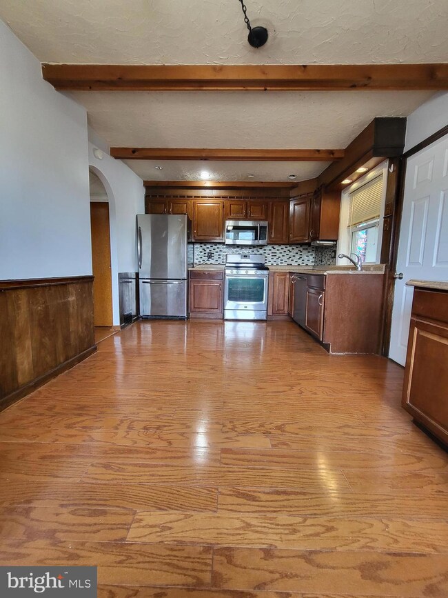 1326 Broadway Blvd, Reading, PA 19607 - photo 7