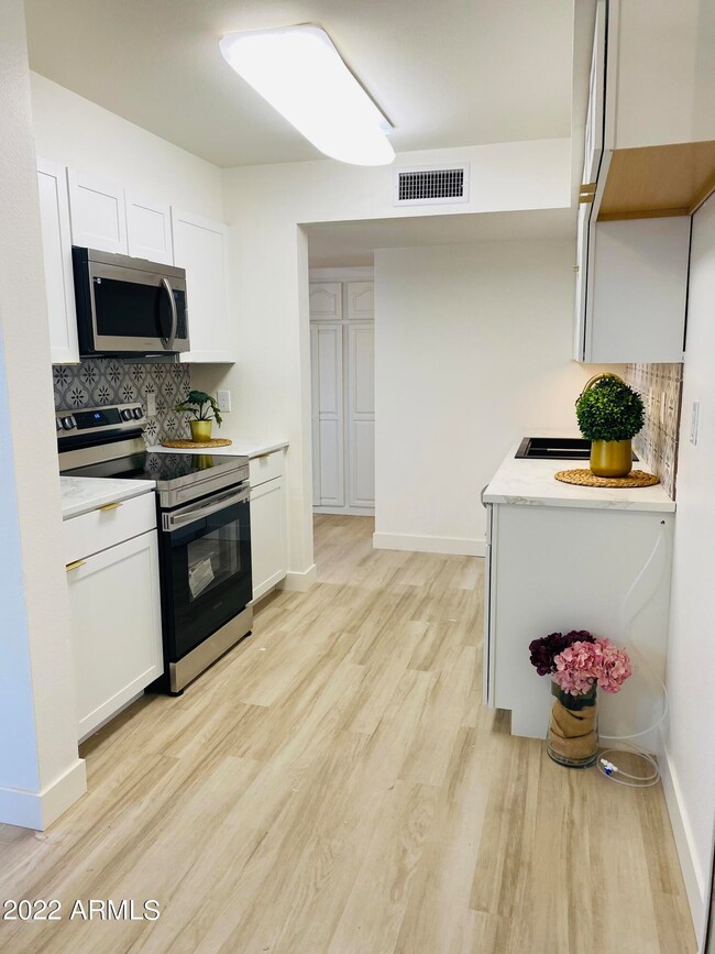 1. Kitchen04