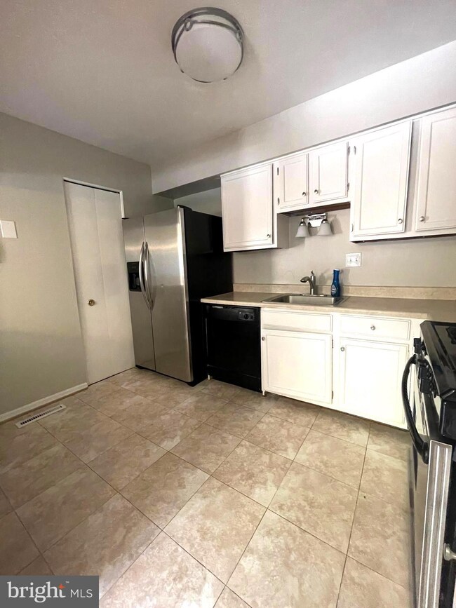 9984 Shoshone Way, Randallstown, MD 21133 - photo 4