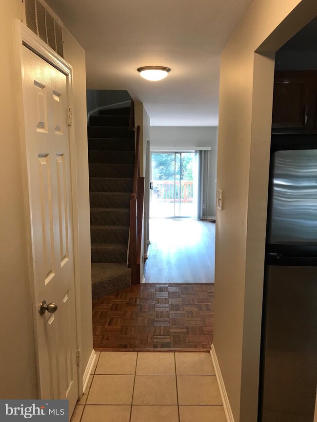 11933 Redtree Way, Reston, VA 20194 - photo 3