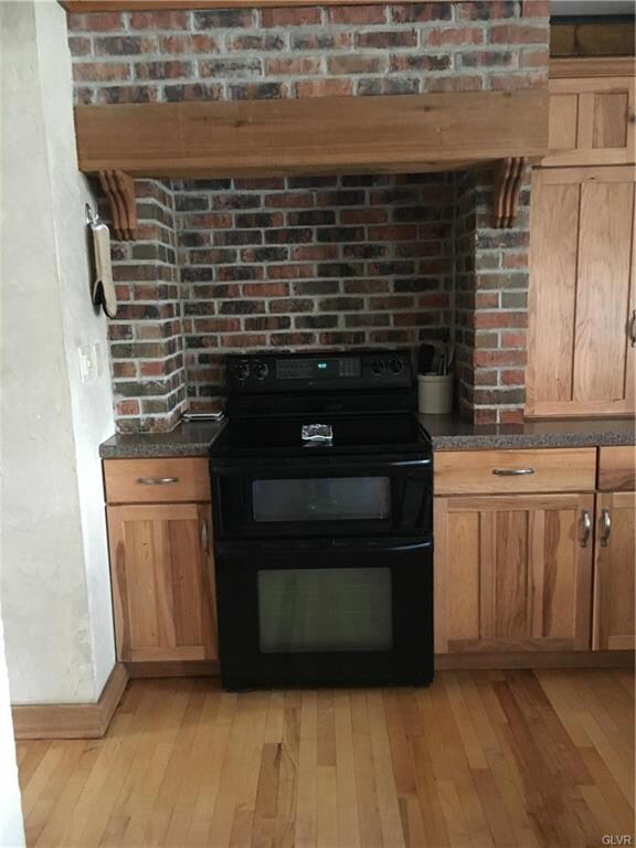 5622 Greens Dr, Allentown, PA 18106 - photo 4