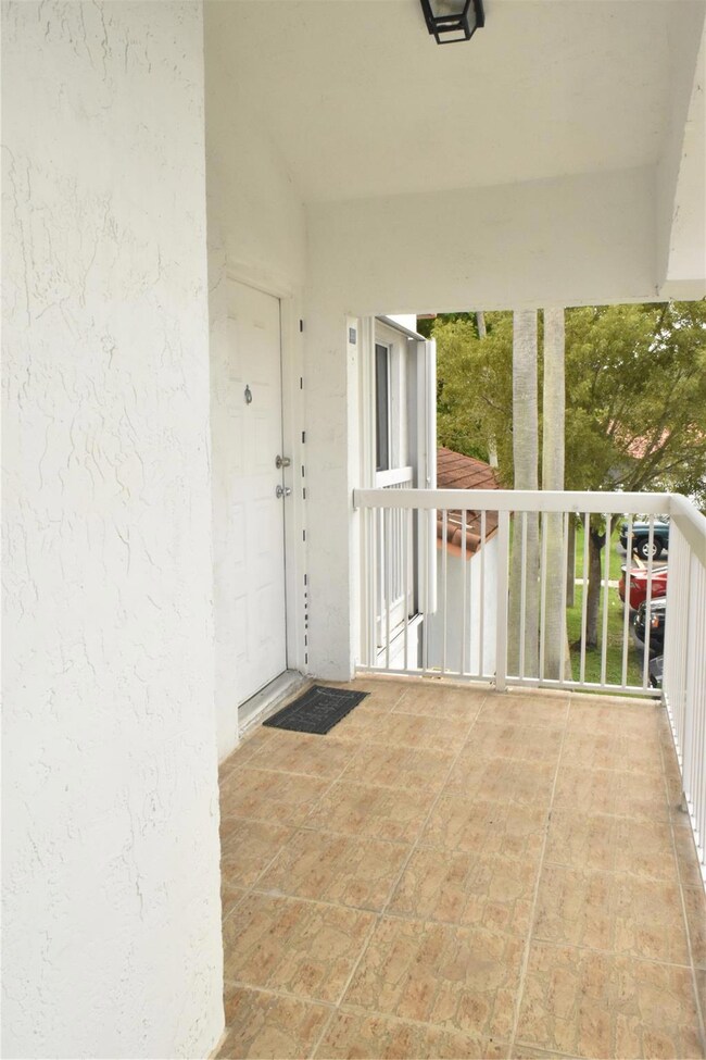 7699 SW 153rd Ct unit 203, Miami, FL 33193 - photo 4