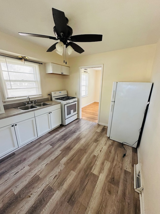 3502 Morgan St, Steger, IL 60475 - photo 3