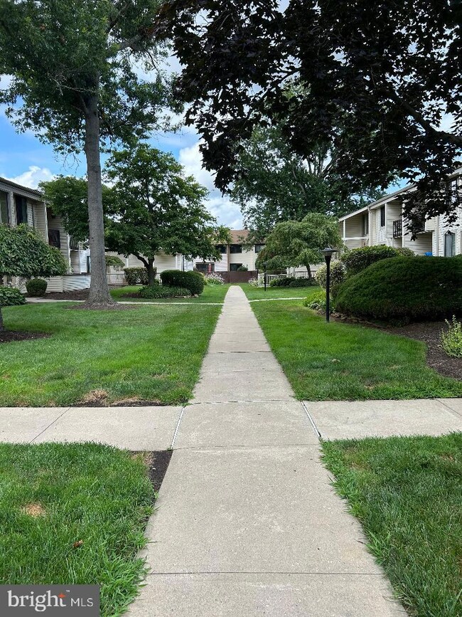 8 Z-8 Avon, East Windsor, NJ 08520 - photo 3