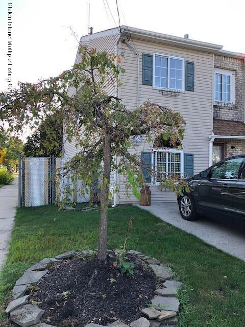 70 Seguine Place, Staten Island, NY 10312 - photo 2