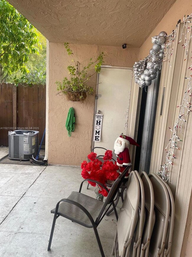 8400 SW 154th Cir Ct unit 716, Miami, FL 33193 - photo 3