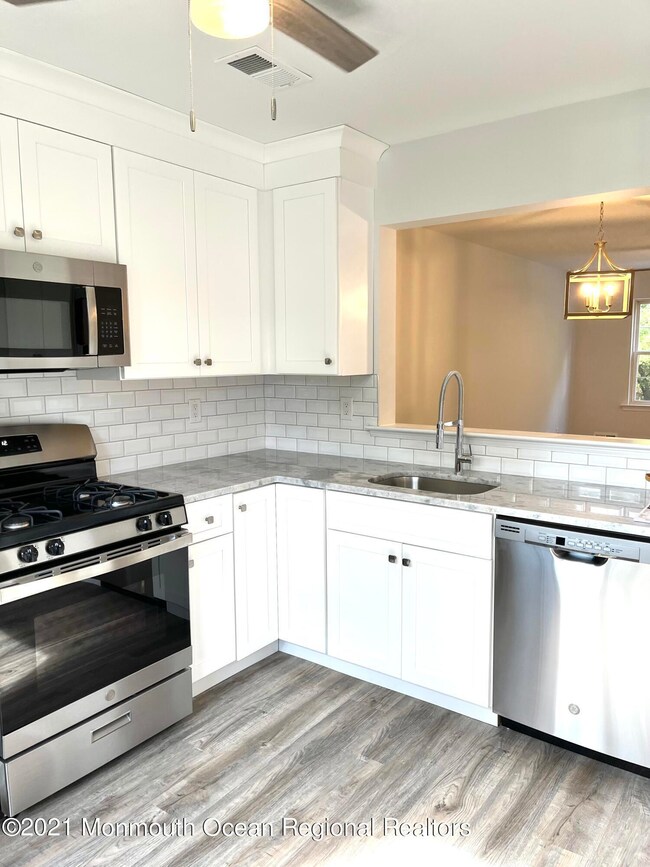 125 Sandpiper Ln unit 125, Bayville, NJ 08721 - photo 6