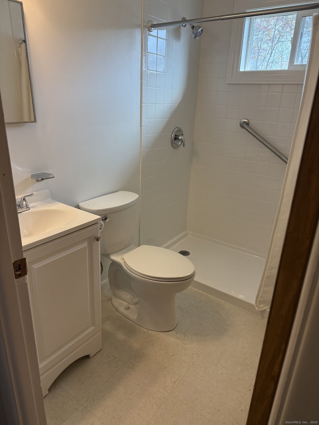 165 Yaremich Dr, Bridgeport, CT 06606 - photo 7