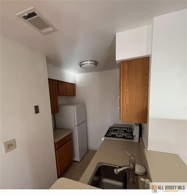 83 Crosspointe Dr unit 83, East Brunswick, NJ 08816 - photo 5