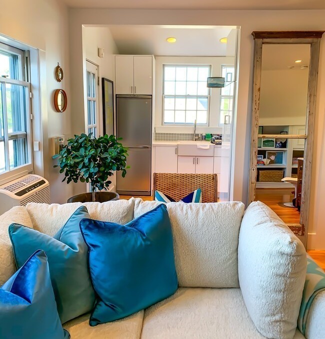 8 Franklin St unit 9, Marblehead, MA 01945 - photo 5