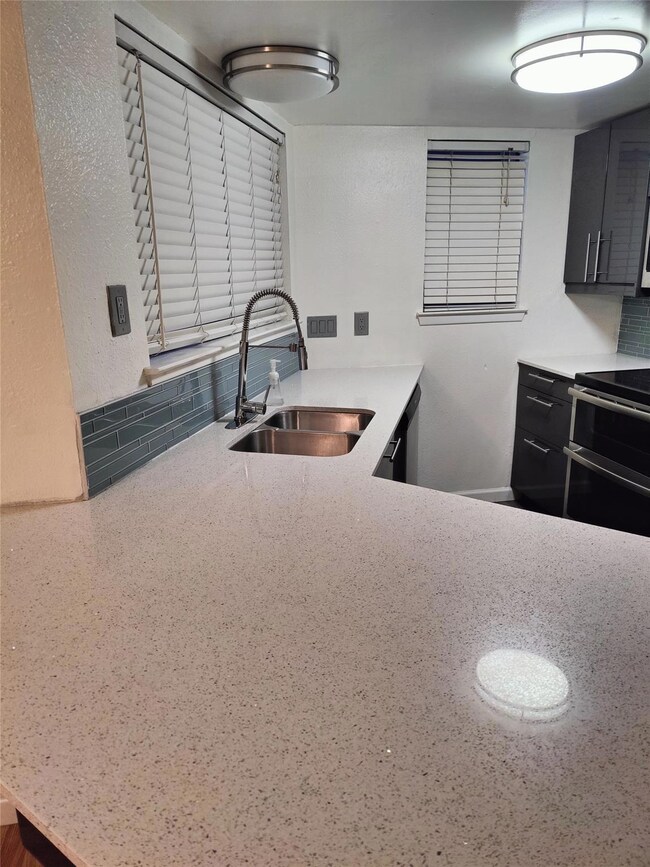 2500 Burleson Rd unit 315, Austin, TX 78741 - photo 4