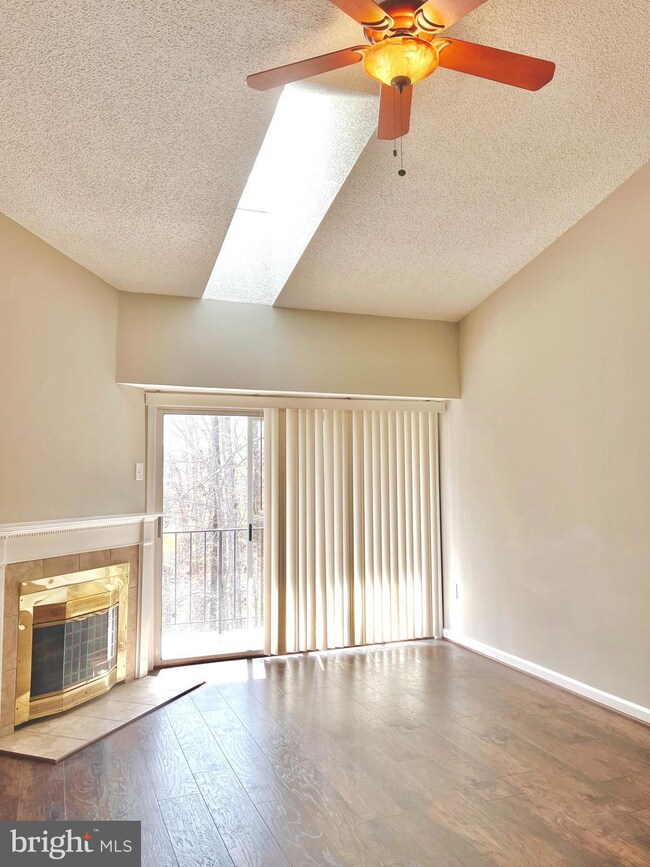 12219 Stevenson Ct unit 12219, Woodbridge, VA 22192 - photo 4