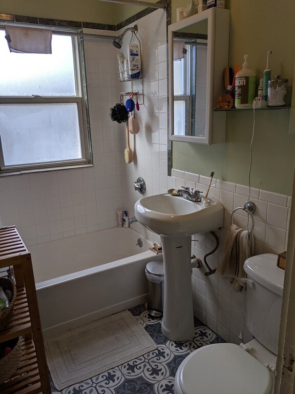 210 Amory St unit 2R, Jamaica Plain, MA 02130 - photo 6