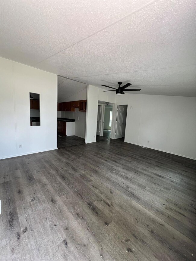 301 Stonebridge Ct, Weatherford, TX 76085 - photo 2