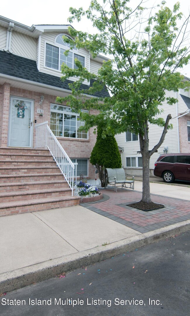151 Darnell Ln, Staten Island, NY 10309 - photo 2