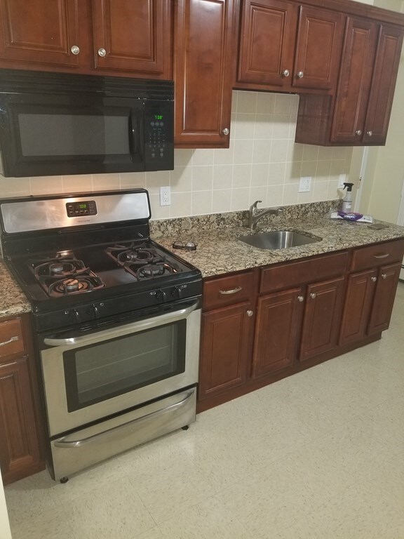 41 Aspinwall Rd unit 1, Dorchester Center, MA 02124 - photo 2