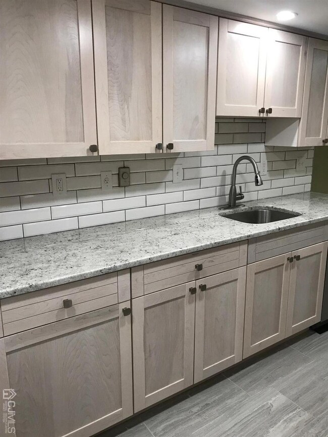 116 Empress Plaza unit C, Monroe Township, NJ 08831 - photo 4