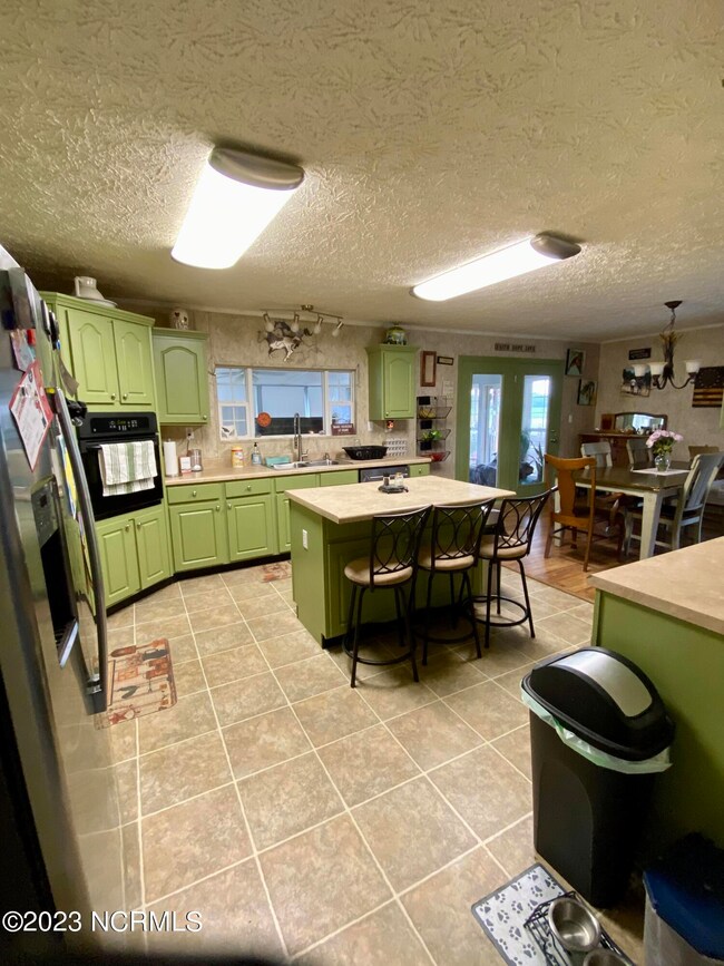 11F6EF09-550E-470B-9BDA-3952183EE5D1