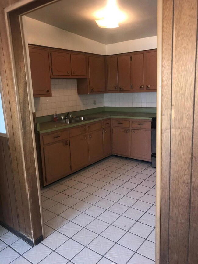 8034 Broadway Dr, El Paso, TX 79915 - photo 5