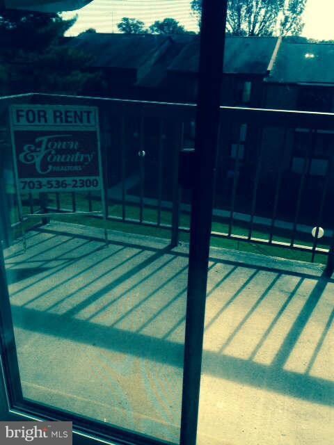 9723 Kings Crown Ct unit 201, Fairfax, VA 22031 - photo 5