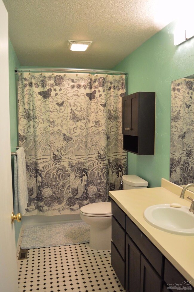 20744 Prince John Ct, Bend, OR 97702 - photo 5