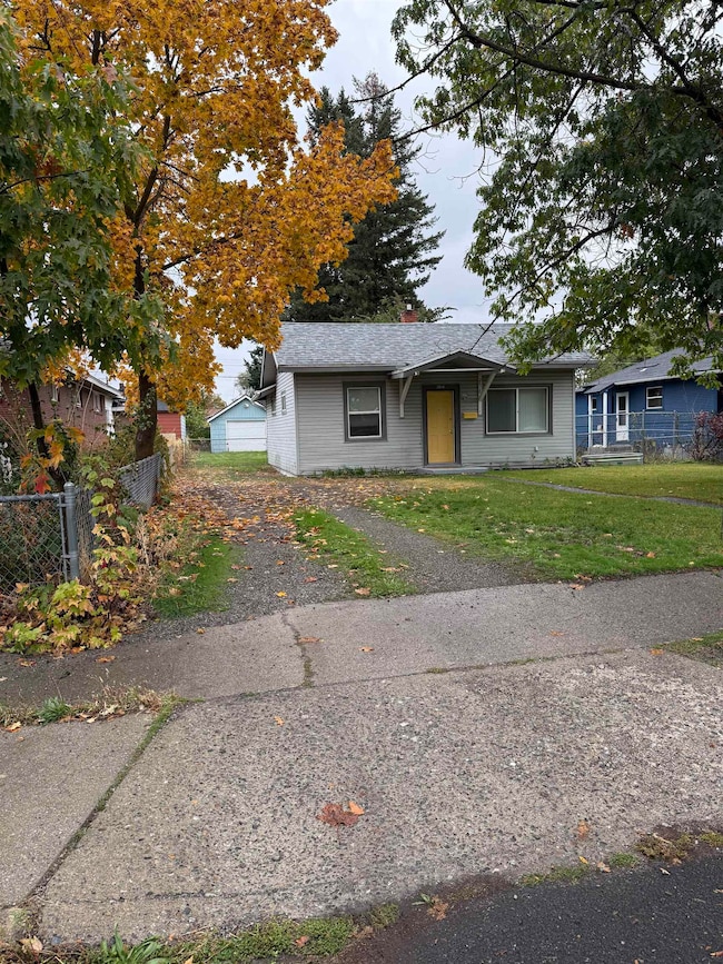 2618 N Martin St, Spokane, WA 99207 - photo 2