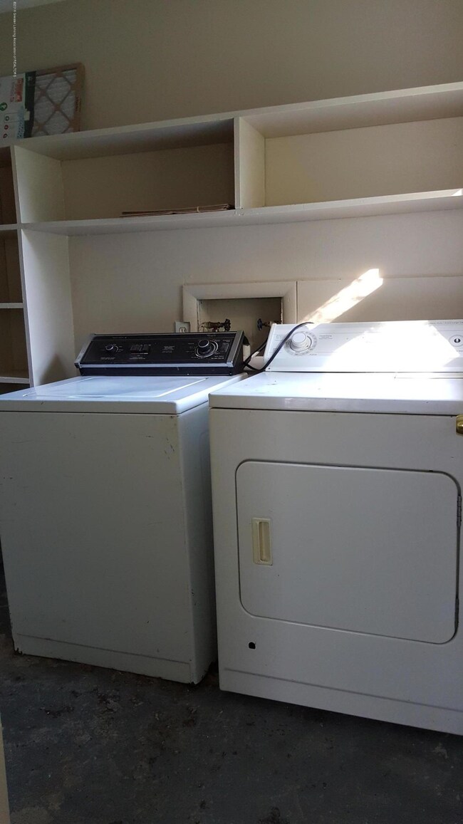 831 Reo Rd, Lansing, MI 48910 - photo 7