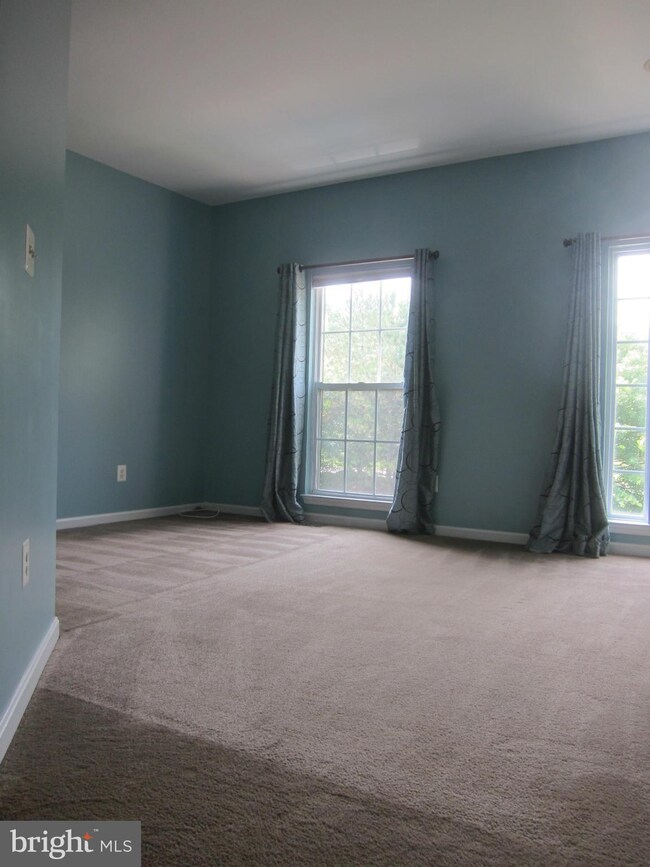 10196 Pale Rose Loop, Bristow, VA 20136 - photo 7